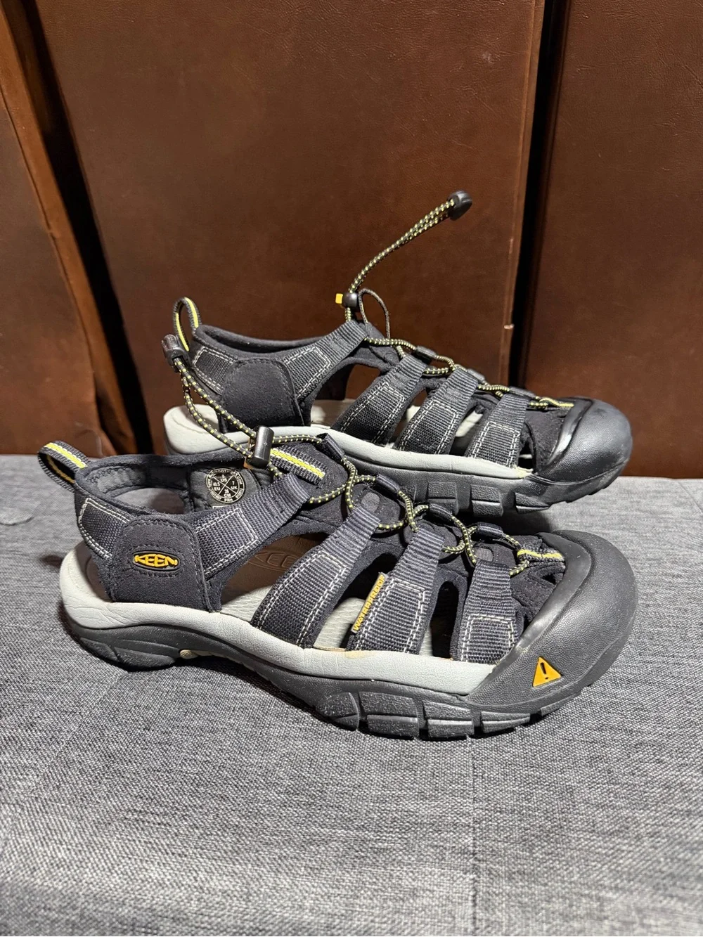 KEEN Newport H2 Waterproof Hiking Sandals Black Men's Size 8- Women’s 9.5